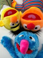 Soma Sesamstrasse Kuscheltier Plüsch Figur 45 cm Plüschtier Stofftier kuschelweich ab den ersten Lebensmonaten geeignet als Geschenk (Grobi)