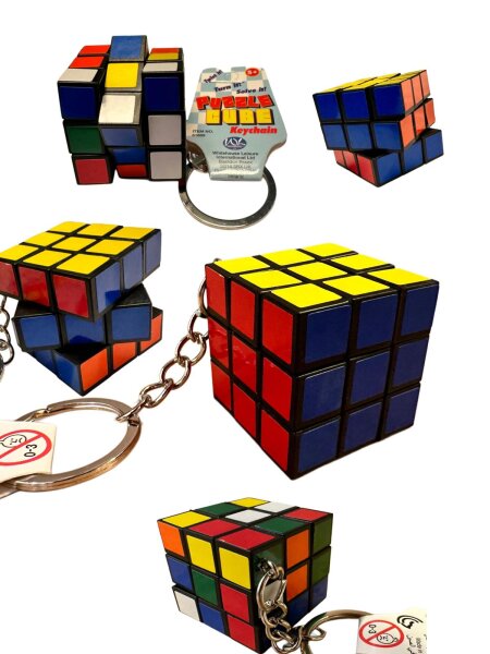 Schlüsselanhänger  Mini Anhänger Geschenk Cartoon Schlüsselanhänger Silikon Schlüsselanhänger für Handyhülle Charme Rucksack Geschenk Spiel Zauberwürfel Rubiks Cube Würfel 3 cm