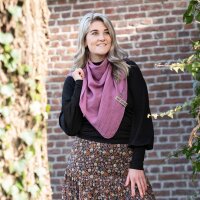 Knit Factory Liv Dreieckstuch Bright Green