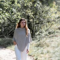Knit Factory Coco Gestrickter Poncho Anthrazit